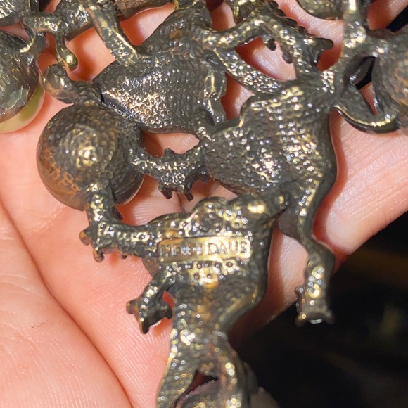 Unique Heidi Daus Green Pearl Statement Necklace with Floral Design - Picture 2 of 8